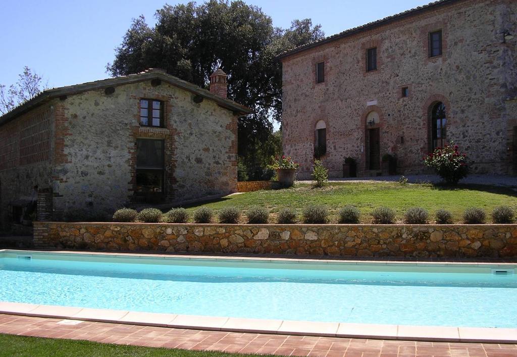 מונטריג'יוני Agriturismo Tre Madonne חדר תמונה